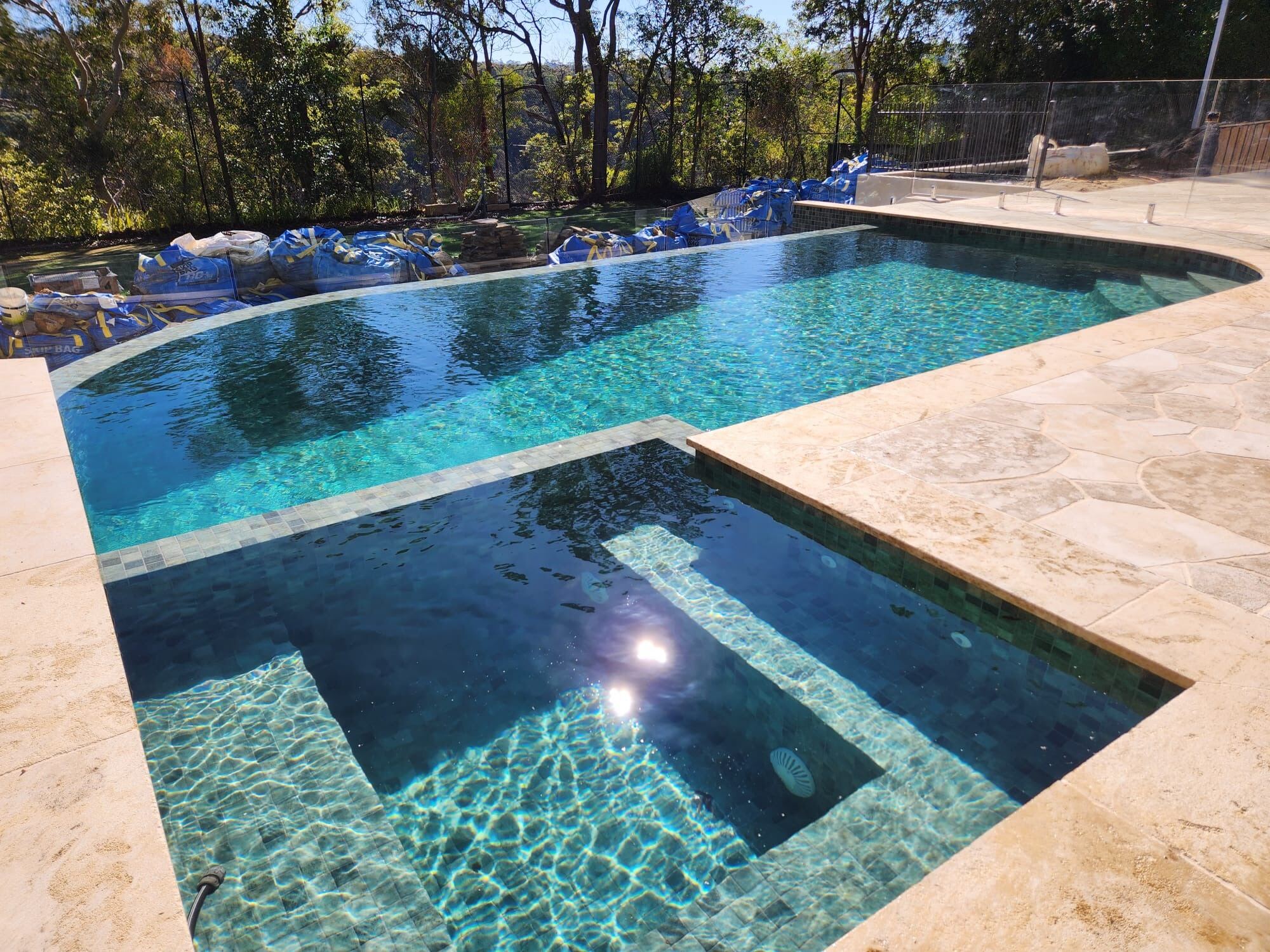 Why a Custom Swimming Pool is Perfect for Your Backyard